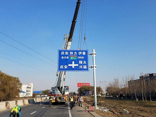 安康安康道路护栏网网片该如何进行正确的选购呢？