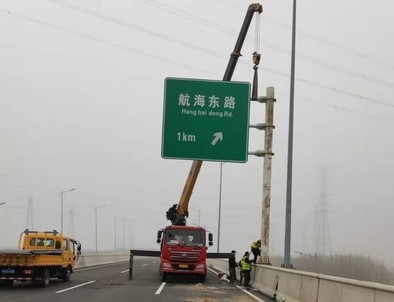 安康安康悬臂式交通标志杆
